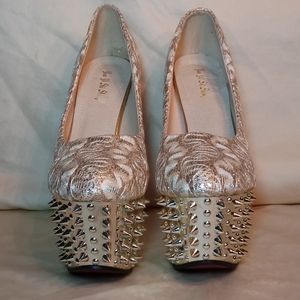 Yan Yi Shi Shany Beautiful Shoes ( New )